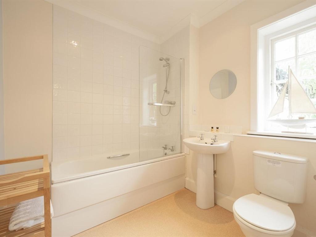 Bed and Breakfast The Fishbourne Fishbourne  Zimmer foto